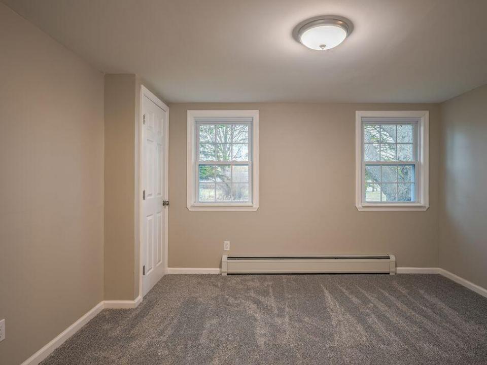 17 Columbus Dr master bed 2