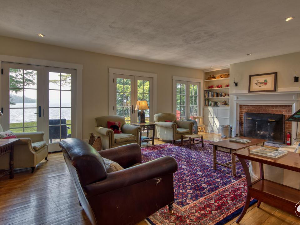 Living Room Towards the Lake