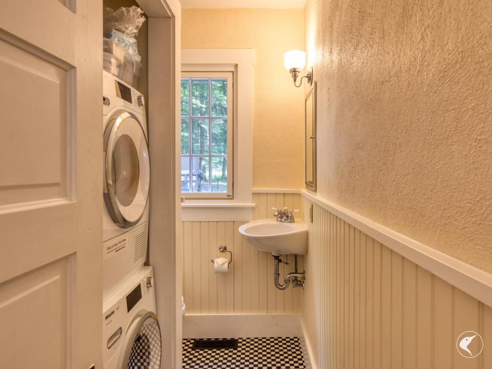 Lower Level Bath/Laundry