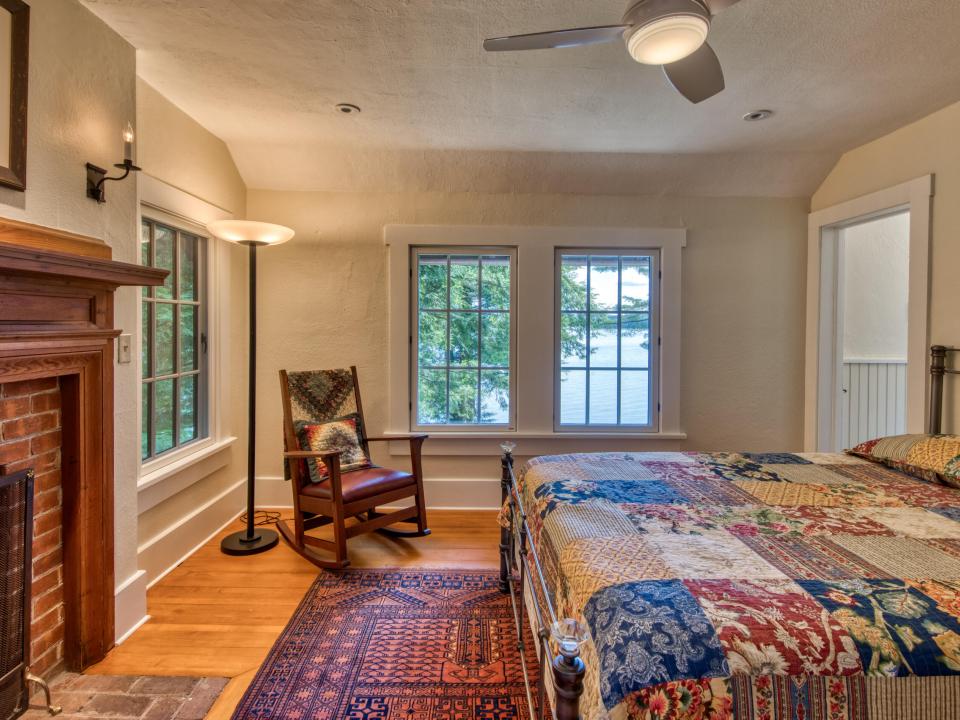 North Lakeside Bedroom