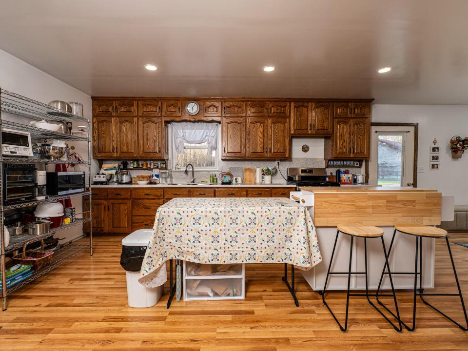 2026 Marshall Realty Burke NY-10-HDR-Edi