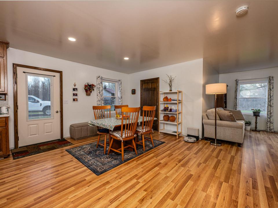 2026 Marshall Realty Burke NY-24-HDR-Edi