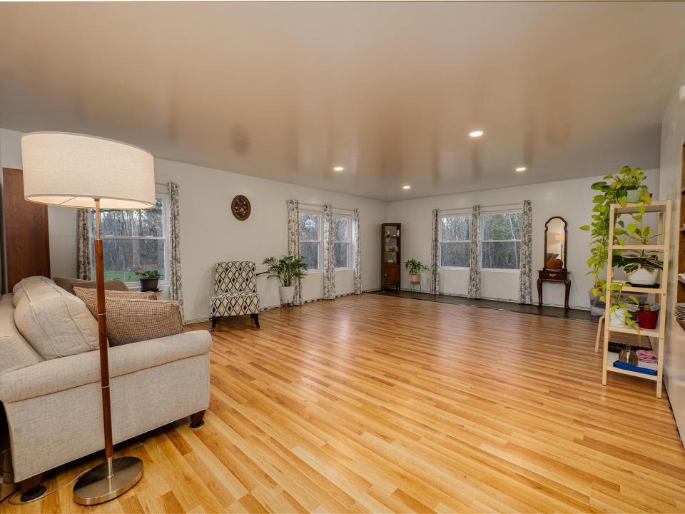 2026 Marshall Realty Burke NY-31-HDR-Edi