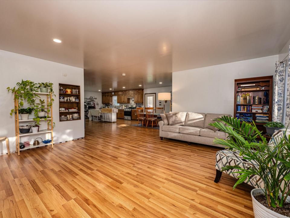 2026 Marshall Realty Burke NY-39-HDR-Edi