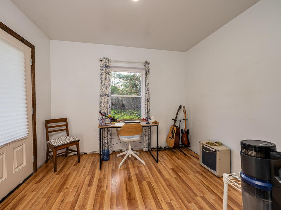 2026 Marshall Realty Burke NY-45-HDR-Edi