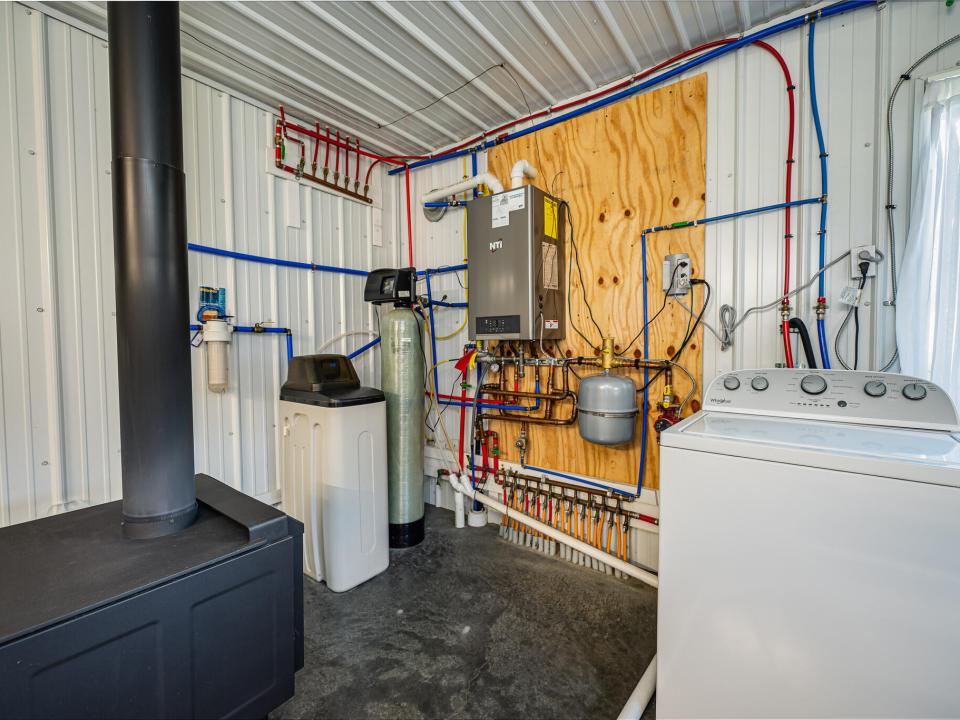 2026 Marshall Realty Burke NY-66-HDR-Edi