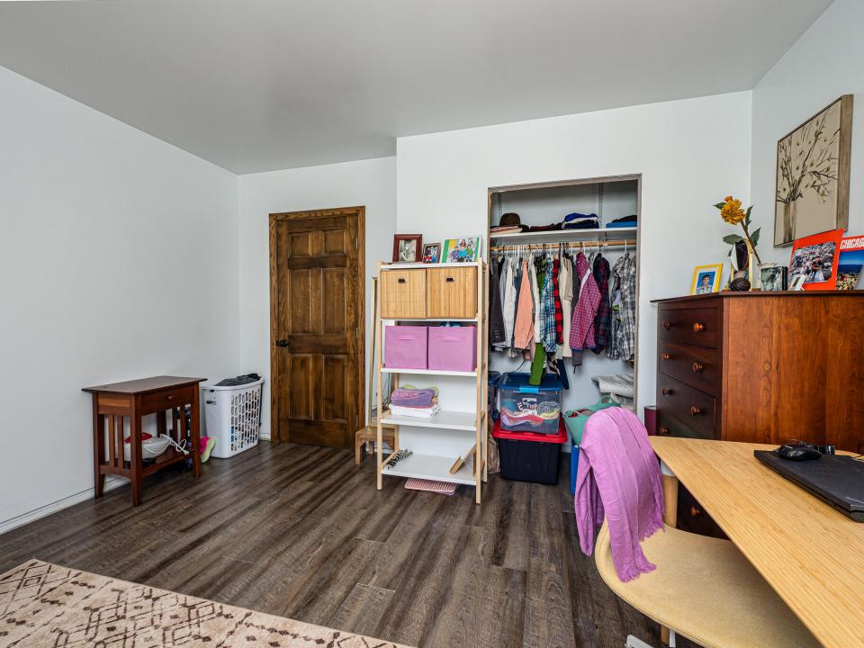 2026 Marshall Realty Burke NY-106-HDR-Ed