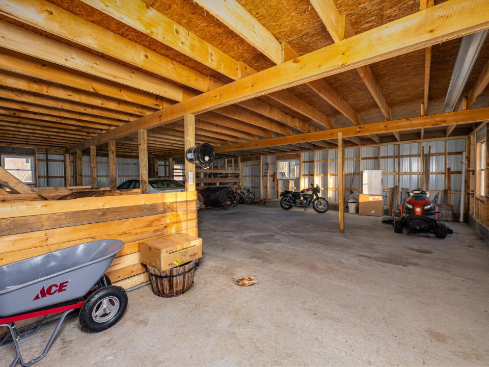 2026 Marshall Realty Burke NY-165-HDR-Ed