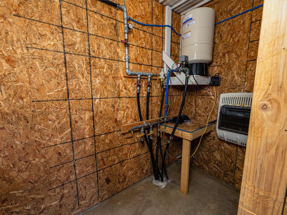 2026 Marshall Realty Burke NY-180-HDR-Ed