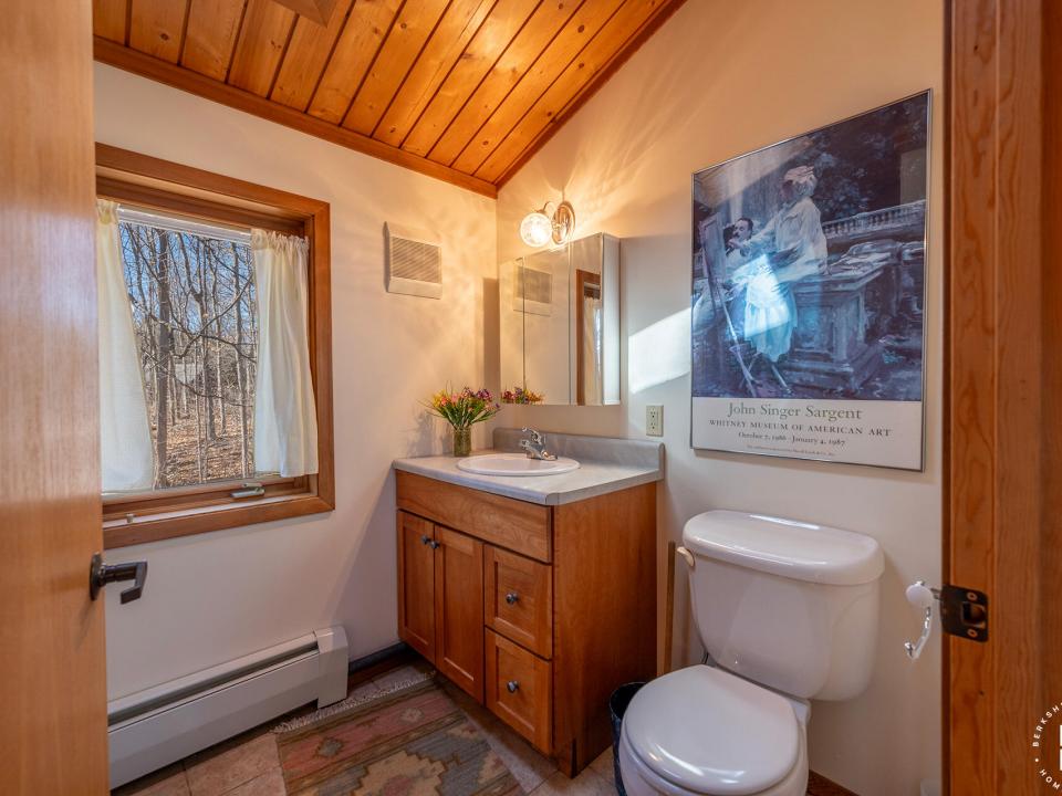 EssexHomeOnClubhouseWay_Bathroom3