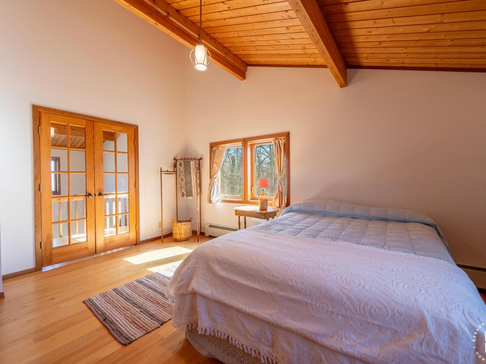 EssexHomeOnClubhouseWay_Bedroom3_Doorway