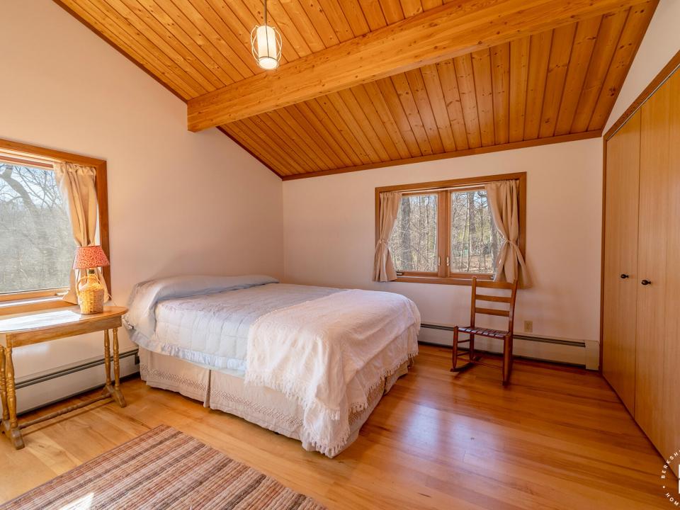 EssexHomeOnClubhouseWay_Bedroom3