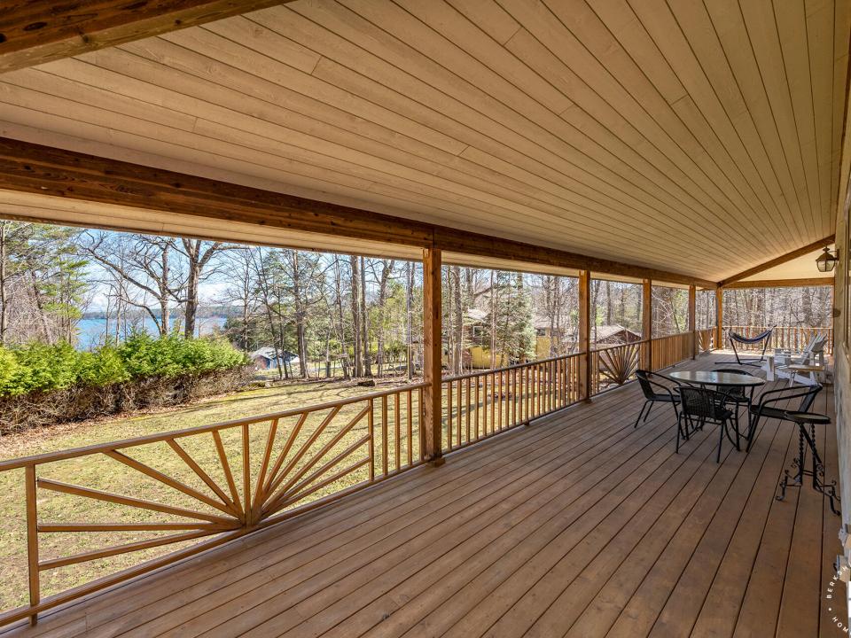 EssexHomeOnClubhouseWay_CoveredPorch