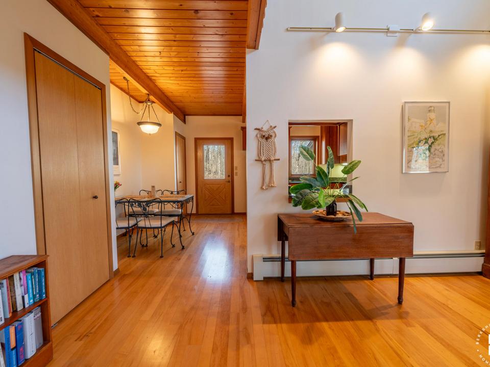 EssexHomeOnClubhouseWay_DR_From_Hallway