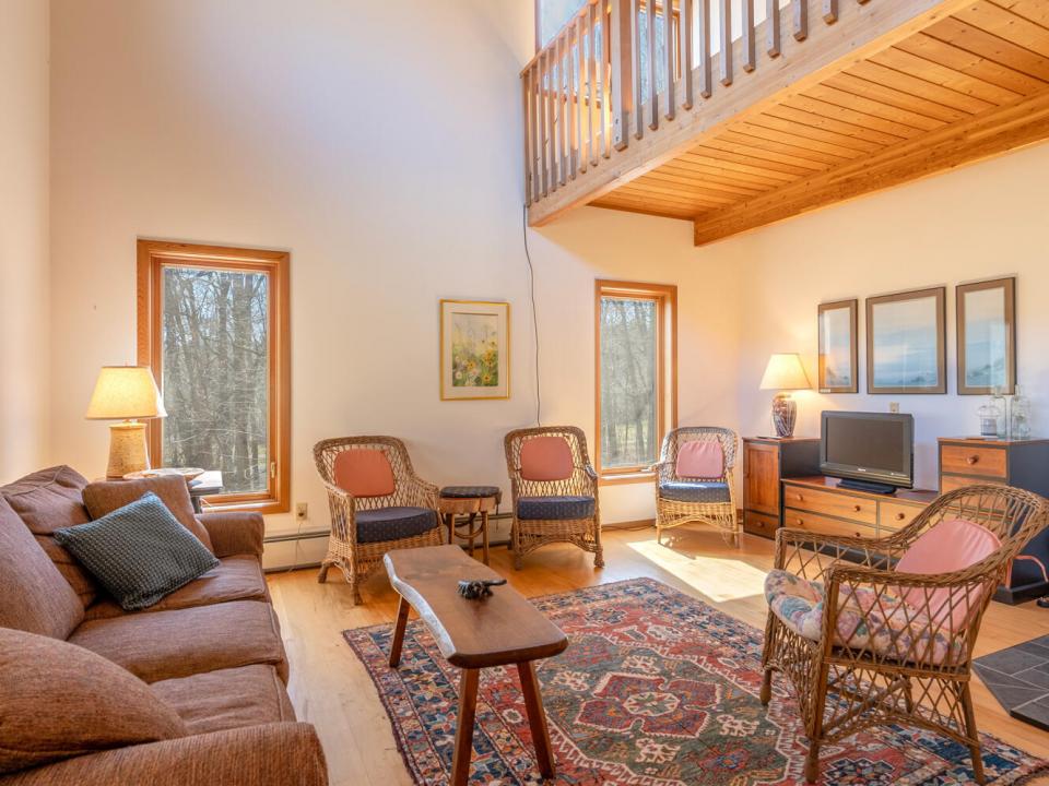 EssexHomeOnClubhouseWay_LR_V