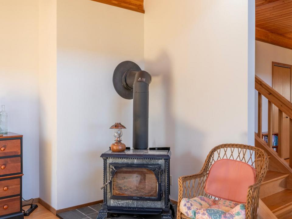 EssexHomeOnClubhouseWay_LR_Woodstove_V
