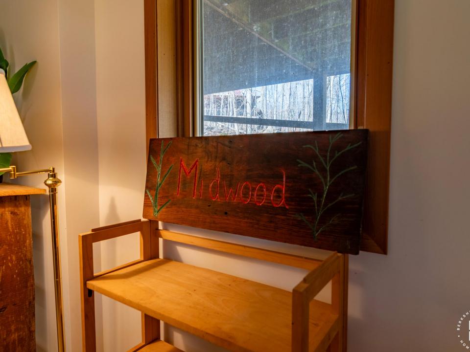 EssexHomeOnClubhouseWay_Sign