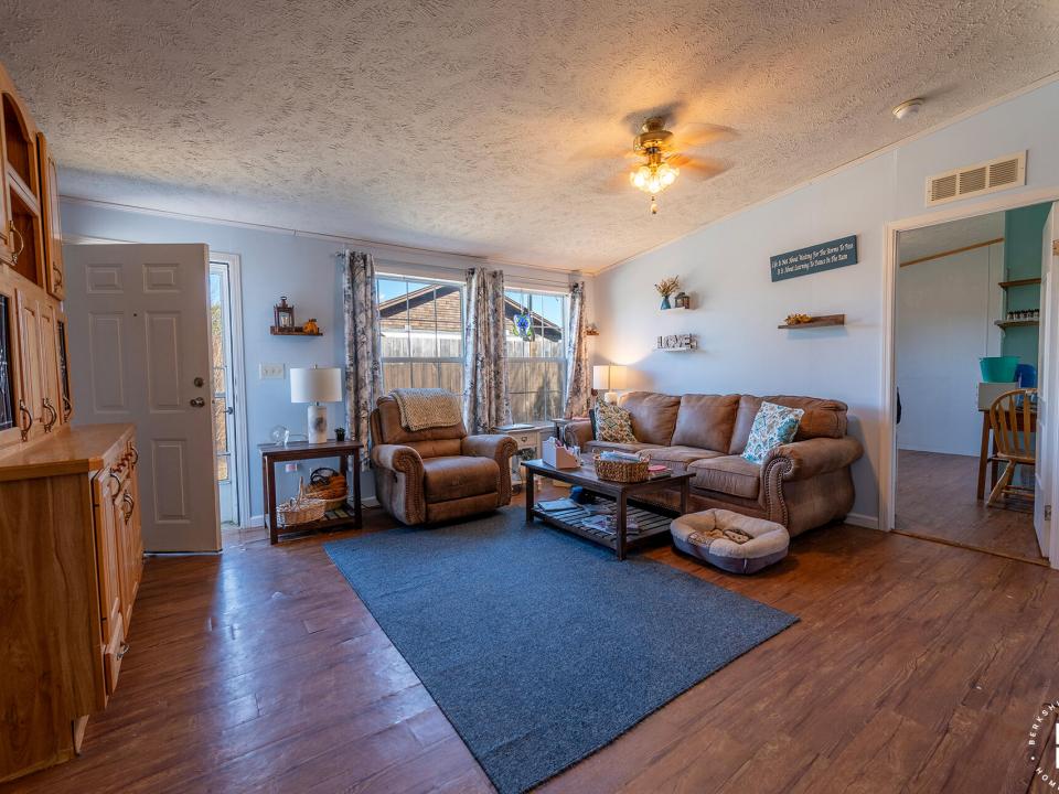 LakePlacidHomeOnFawnRidge_LR_From_Kirche