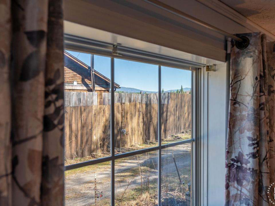 LakePlacidHomeOnFawnRidge_LR_View