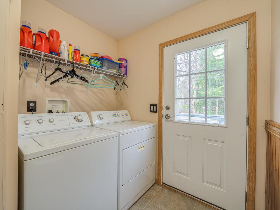 62 Lindsay Ave-68