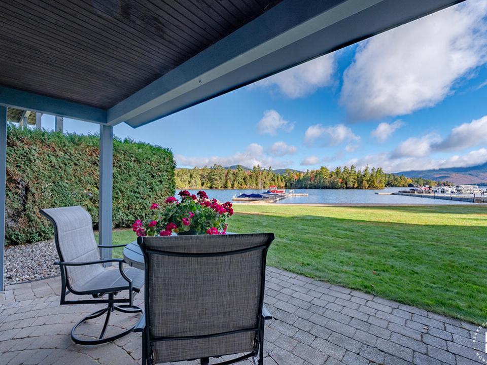 WaterEdge_Patio_R