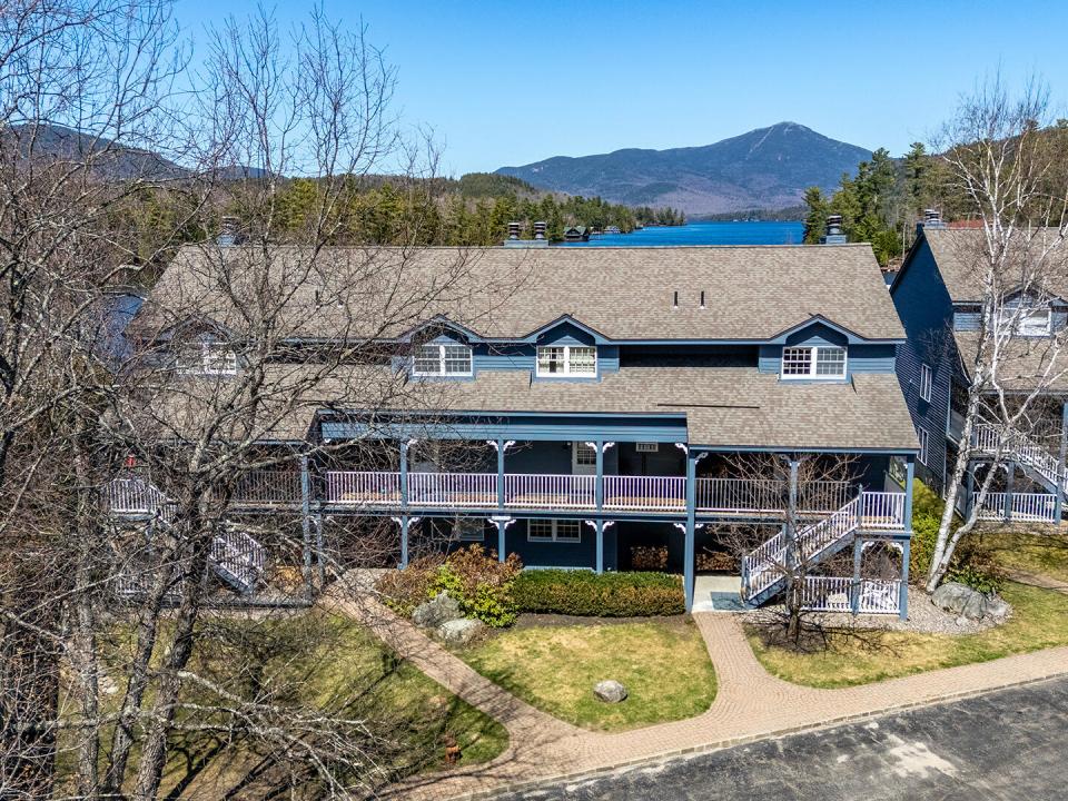 WatersEdge2InLakePlacid_A_Exterior_Sprin