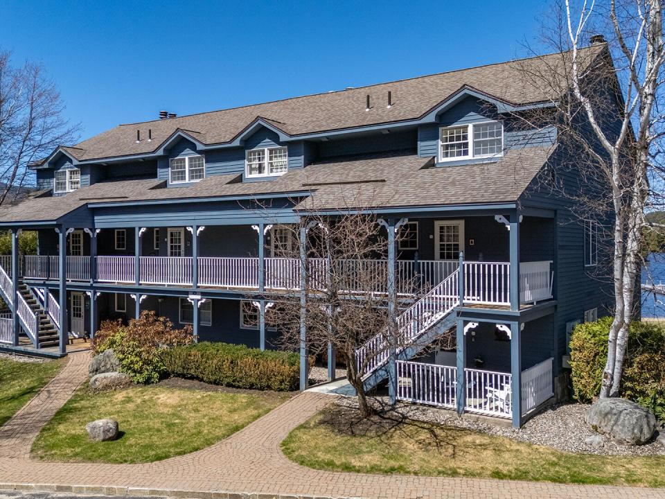 WatersEdge2InLakePlacid_A_Exterior_Sprin