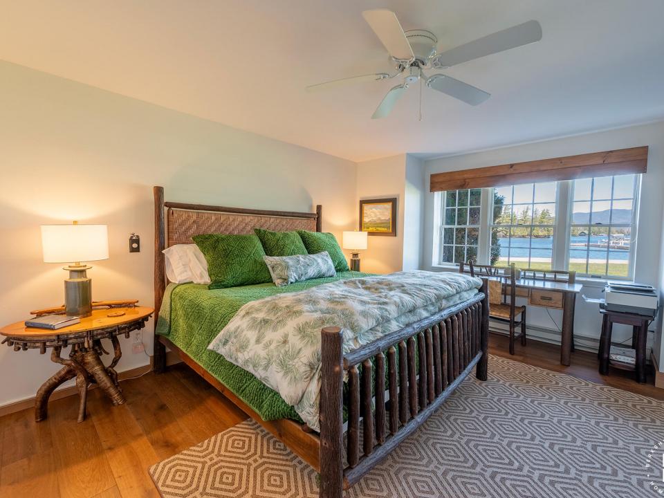 WatersEdge2InLakePlacid_Bedroom1
