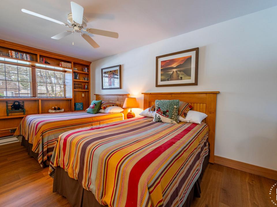 WatersEdge2InLakePlacid_Bedroom2