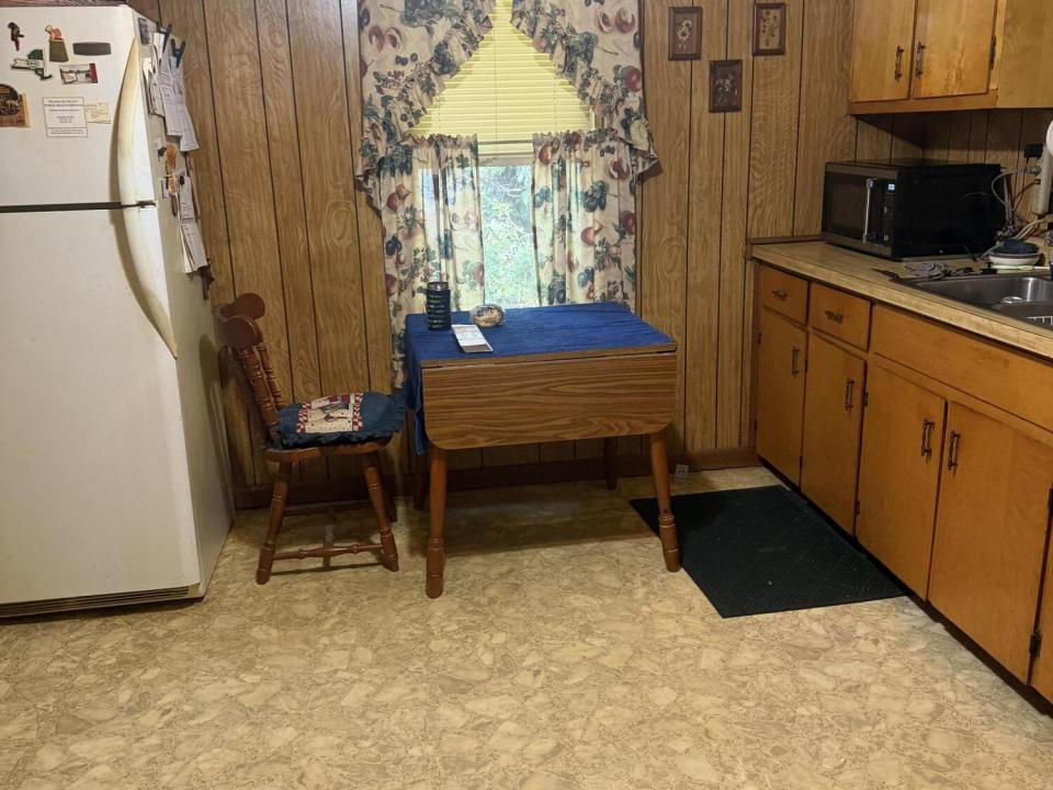 Pic 9 Floor 1 kitchen