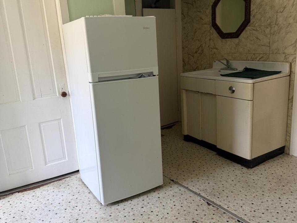 Pic 15 upstairs kitchen 2