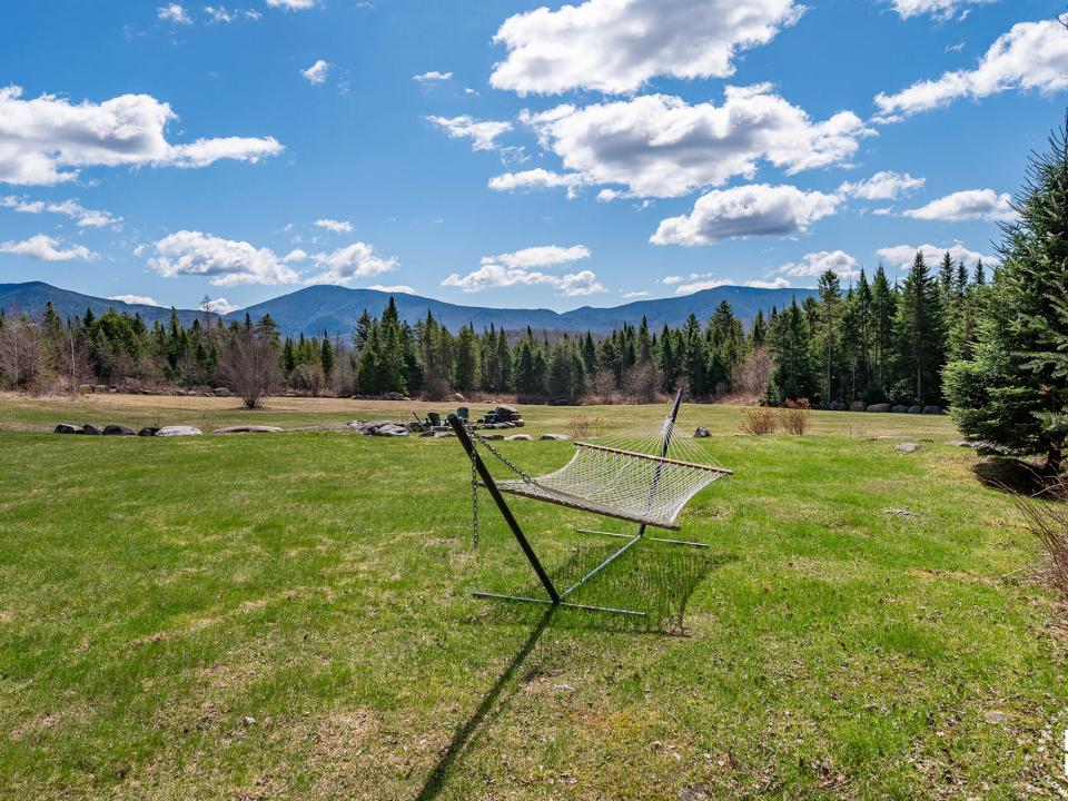LakePlacidHomeOnCoyote_Yard_Hammock