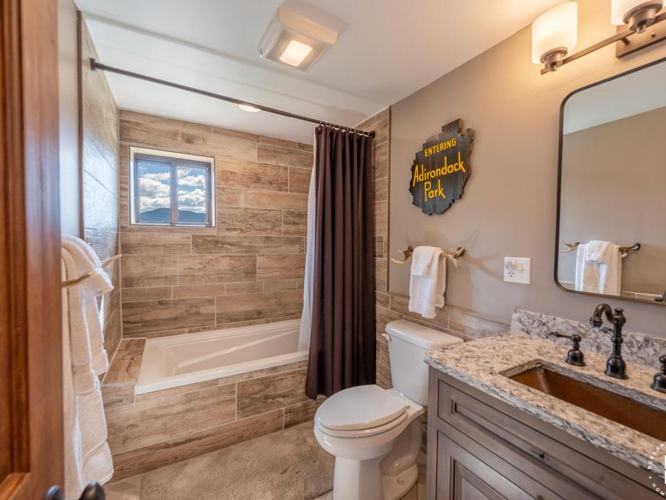 LakePlacidHomeOnCoyote_Bathroom3