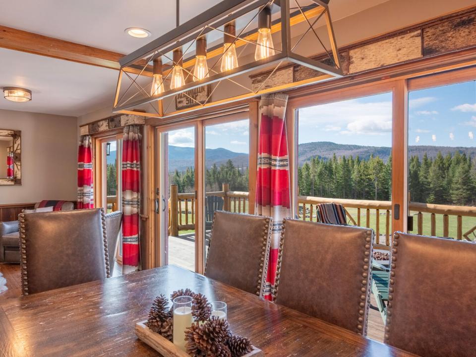 LakePlacidHomeOnCoyote_DR_V