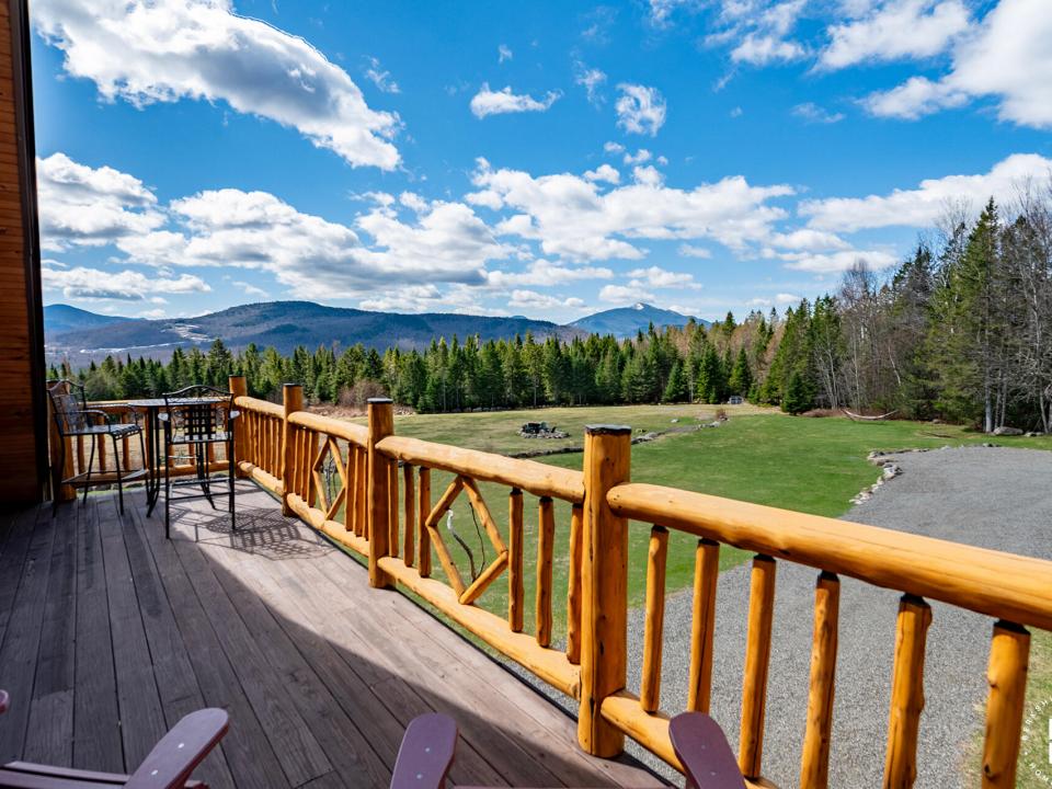 LakePlacidHomeOnCoyote_GH_Front_Deck