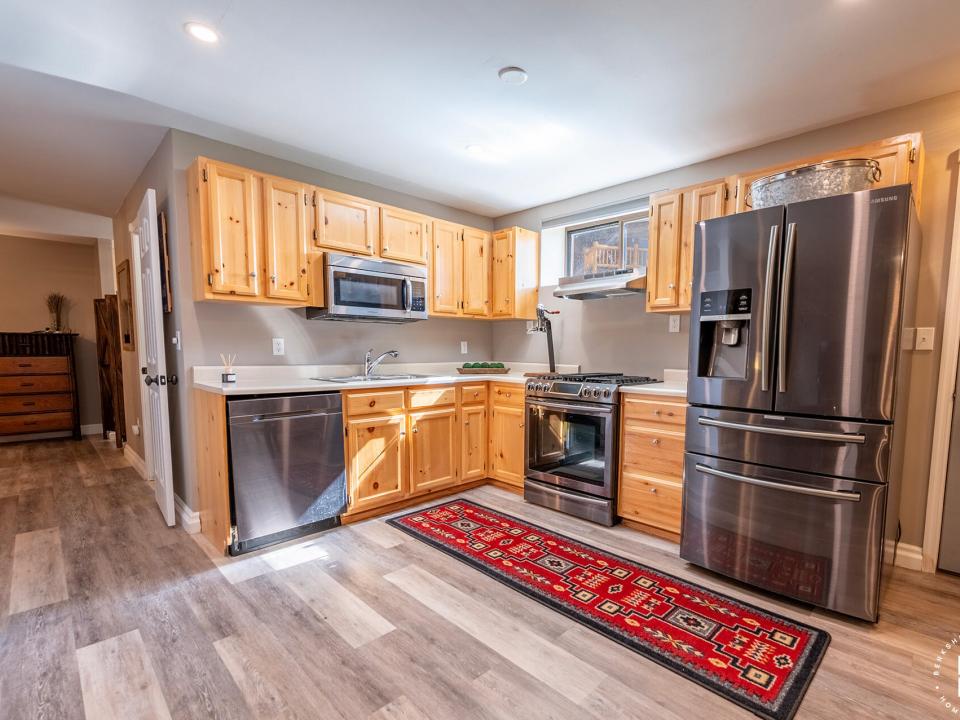 LakePlacidHomeOnCoyote_LowerLevel_Kitche