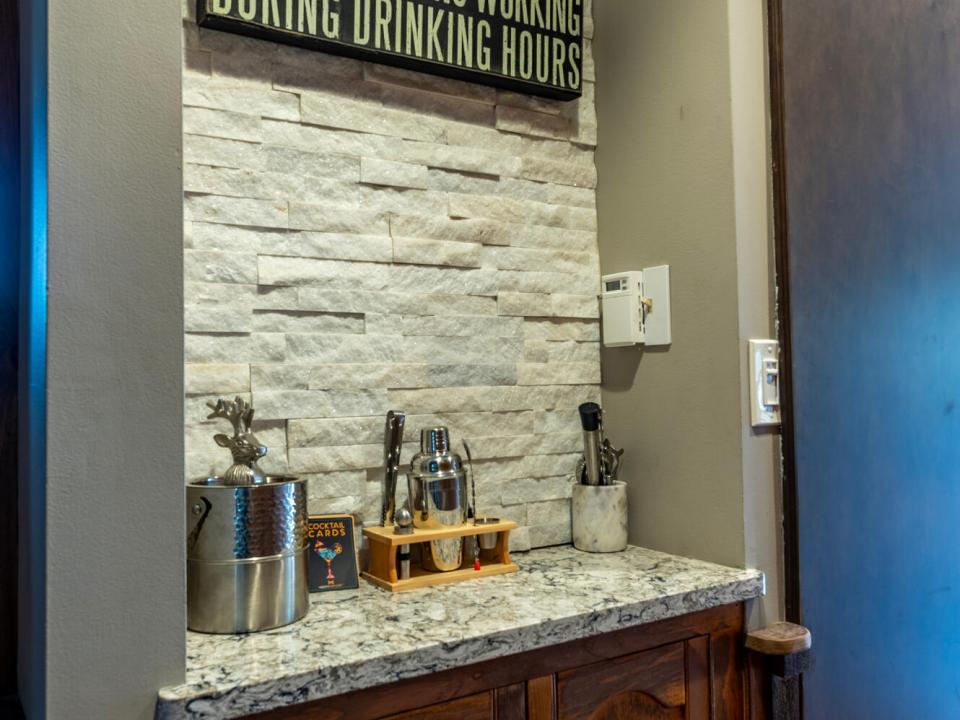 LakePlacidHomeOnCoyote_BarArea