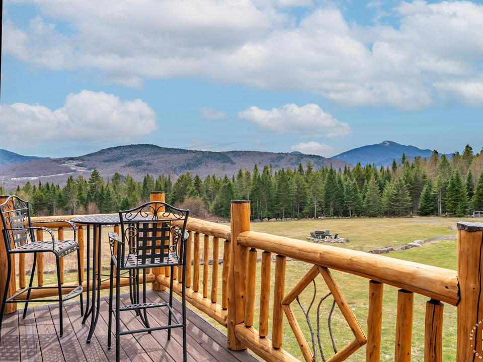 LakePlacidHomeOnCoyote_GH_Deck_Table