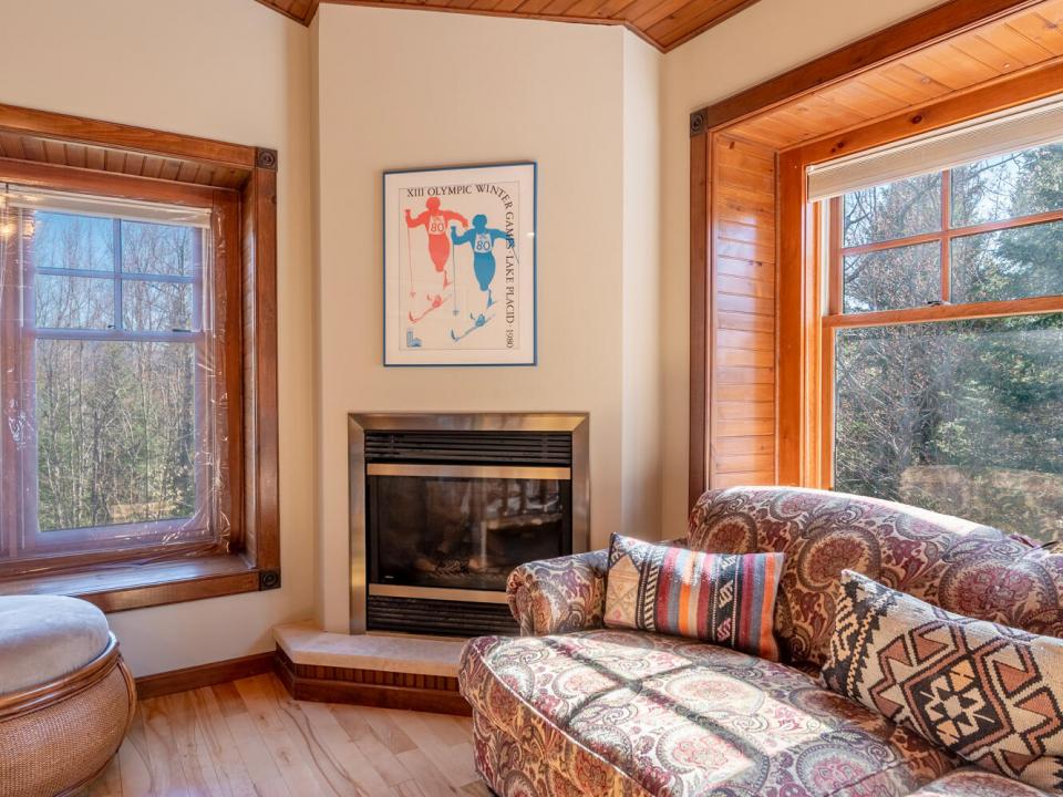 AdirondackHomeOnJohnBrownRd_Bedroom2_Fir