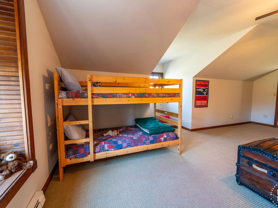 AdirondackHomeOnJohnBrownRd_Bedroom4_Bun