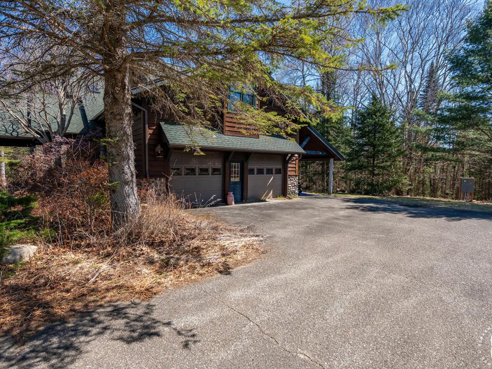 AdirondackHomeOnJohnBrownRd_Exterior_Gar