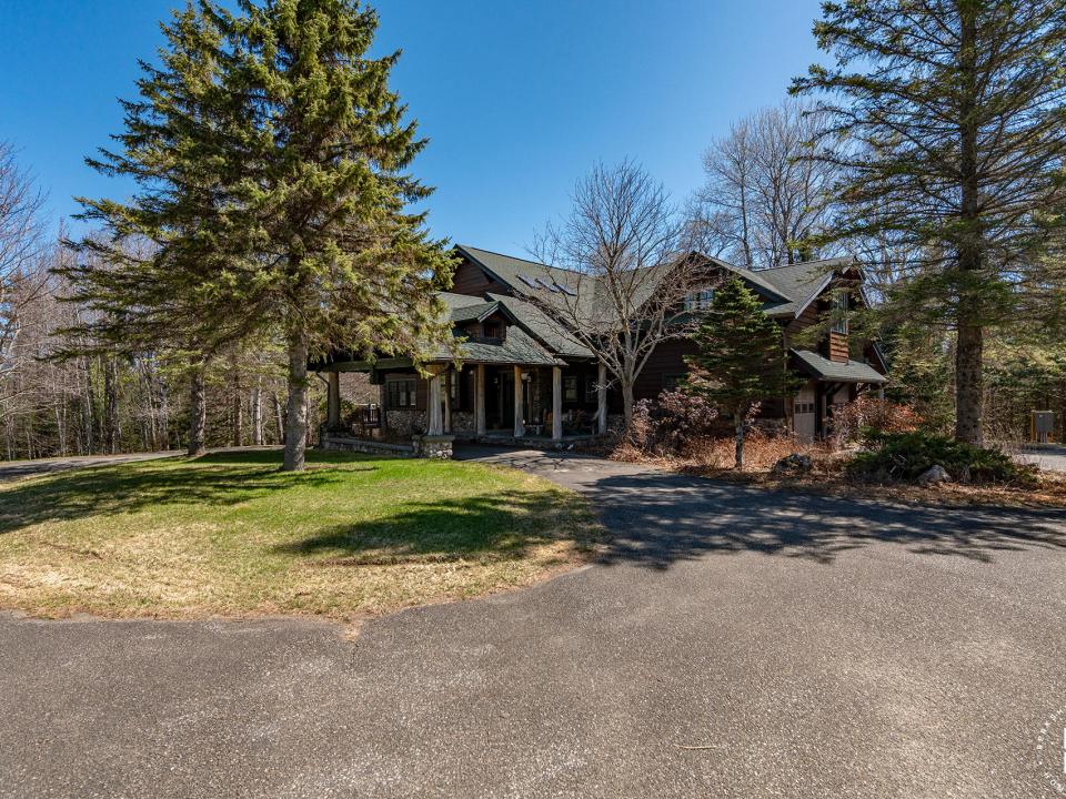 AdirondackHomeOnJohnBrownRd_Exterior