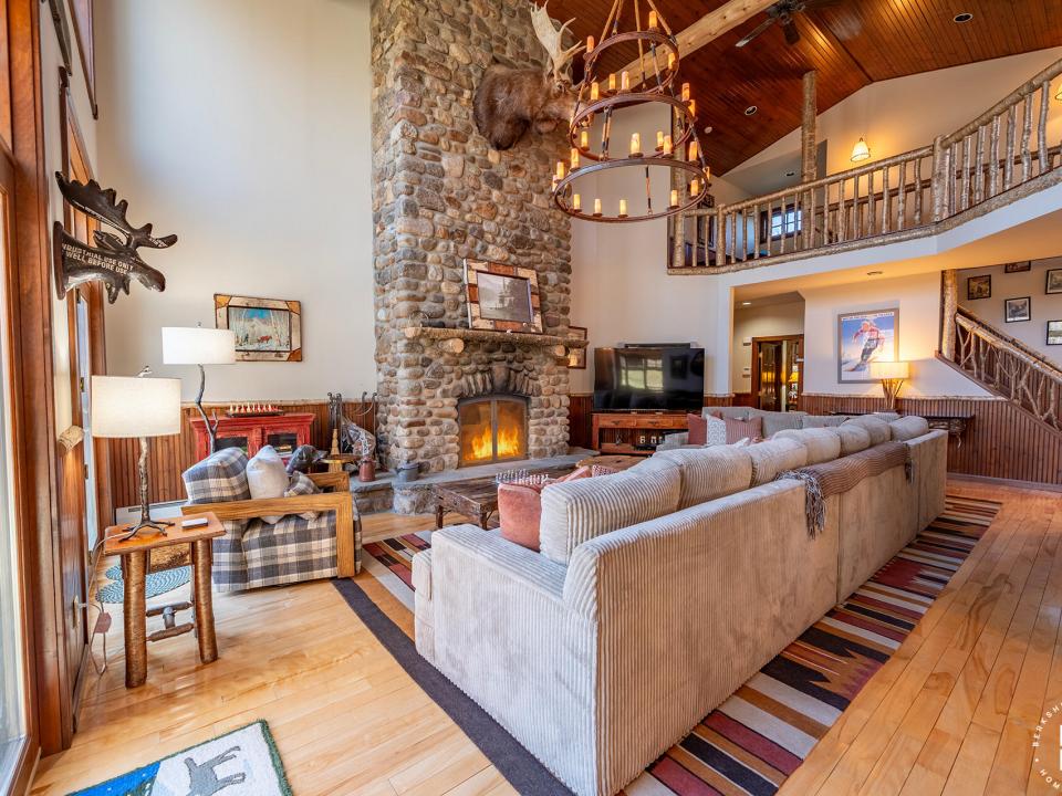 AdirondackHomeOnJohnBrownRd_LR_L