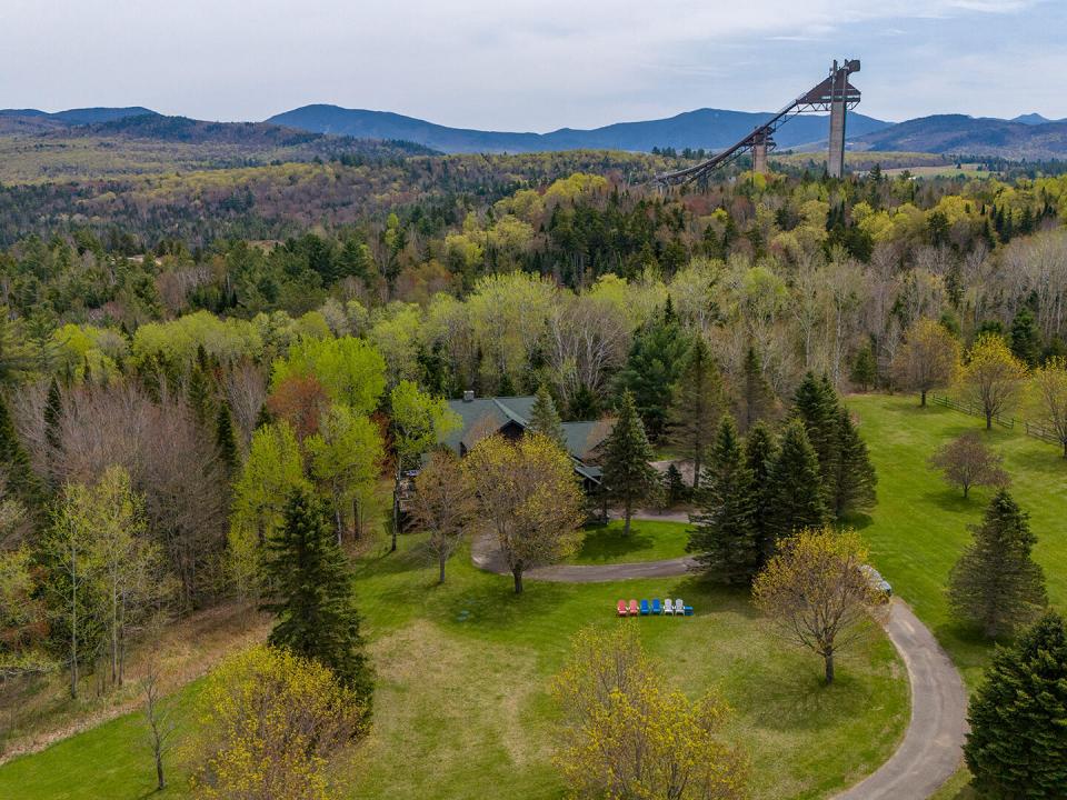 RentalJohnBrown_Exterior_SkiJumps