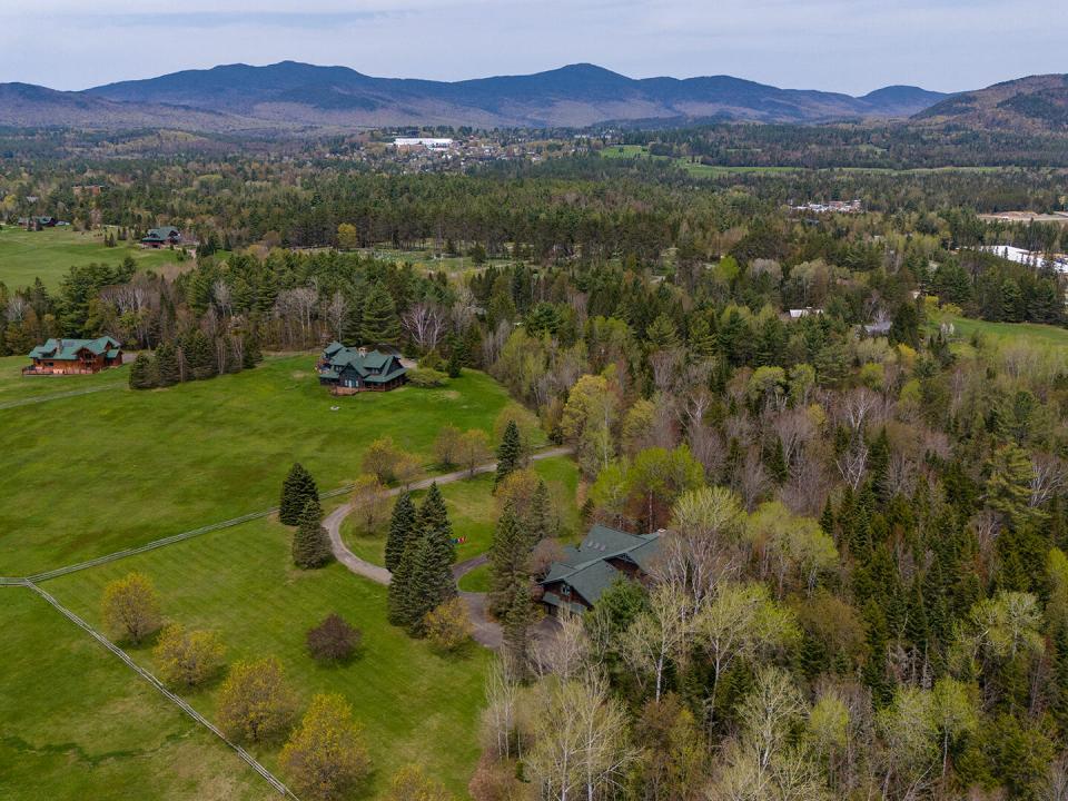 RentalJohnBrown_Exterior_To_Town