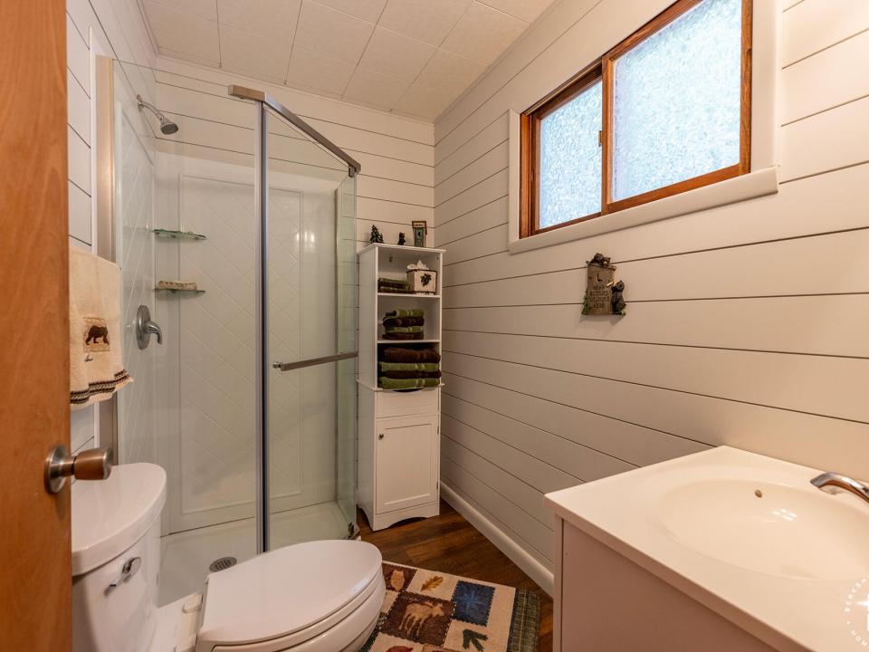 CampOnFishCreekPonds_Bathroom
