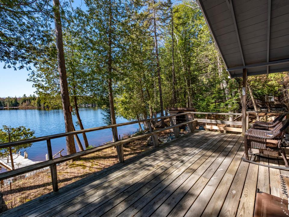 CampOnFishCreekPonds_Deck_L