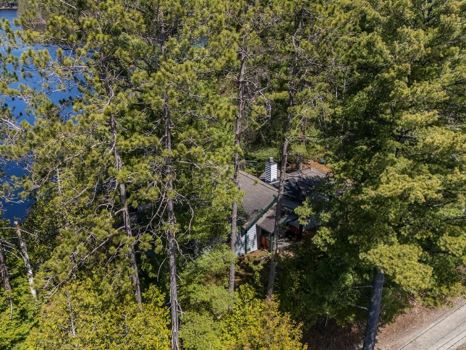 HomeOnStonyCreekPonds_A_Exterior_RS