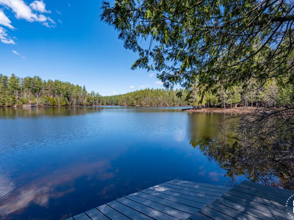 HomeOnStonyCreekPonds_Pond_R
