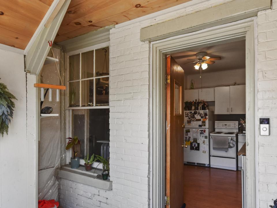 Apt 1A Mudroom Entrance copy_